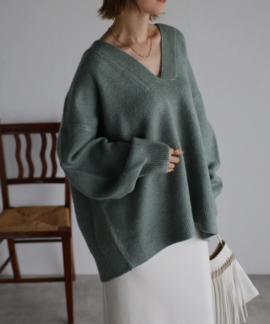 Deep V-Neck Knit [LADIES] 8
