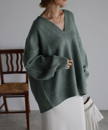 Deep V-Neck Knit [LADIES] 8