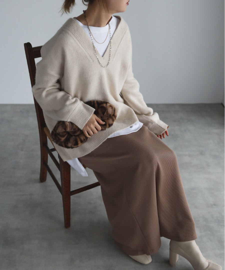 Deep V-Neck Knit [LADIES] 12