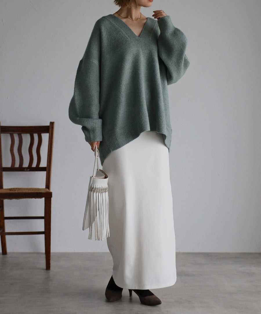 Deep V-Neck Knit [LADIES] 15
