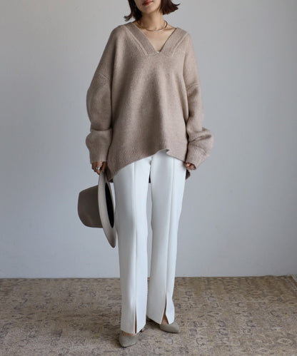 Deep V-Neck Knit [LADIES] 22