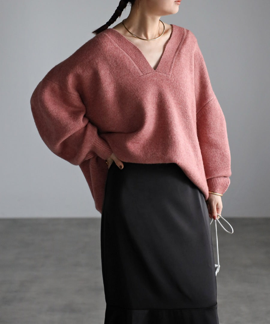 Deep V-Neck Knit [LADIES] 26