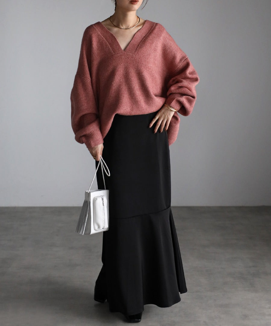 Deep V-Neck Knit [LADIES] 29