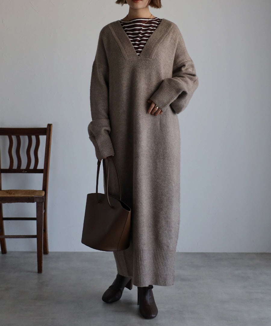 Deep V-Neck Knit Dress [LADIES] 1