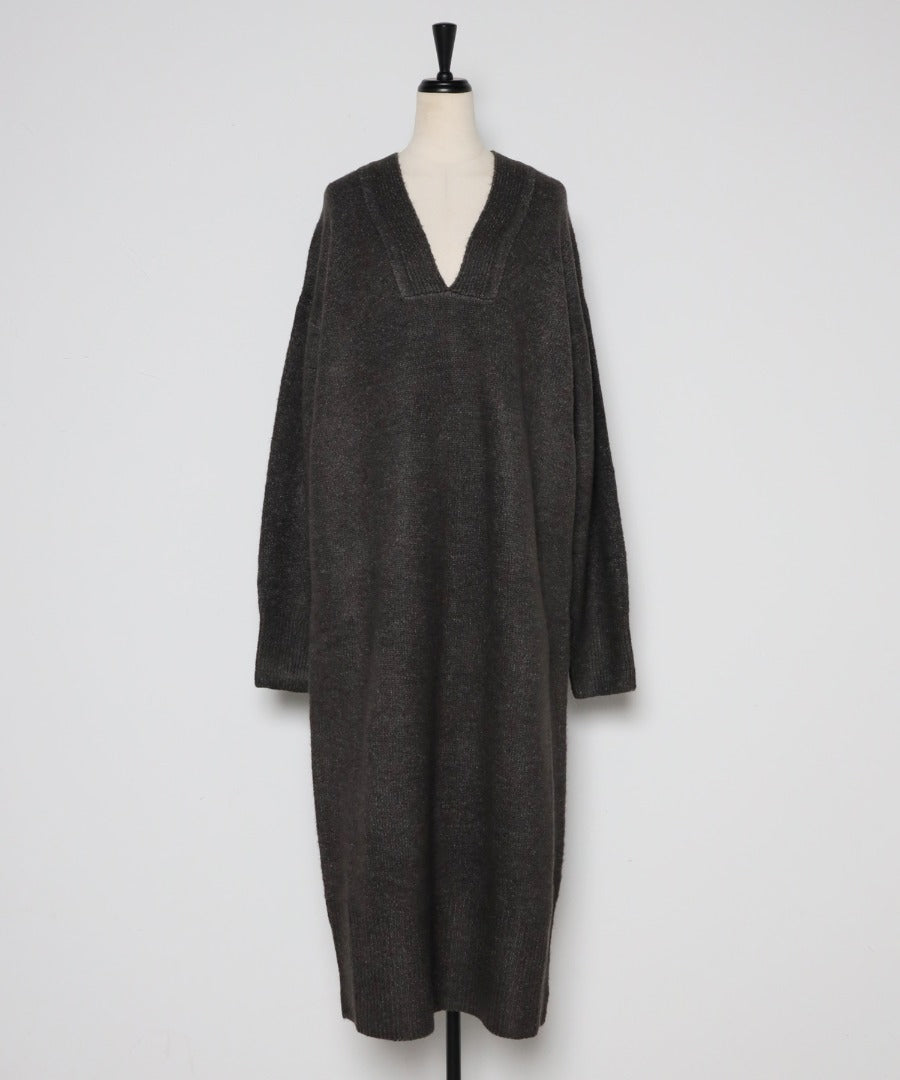 Deep V-Neck Knit Dress [LADIES] 2