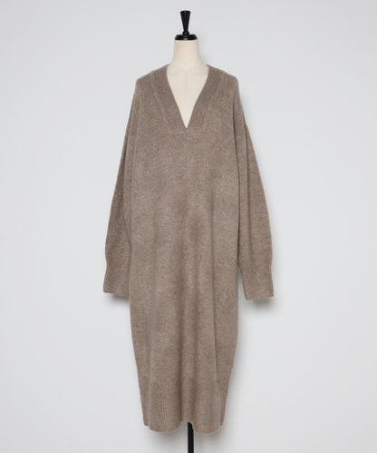 Deep V-Neck Knit Dress [LADIES] 3
