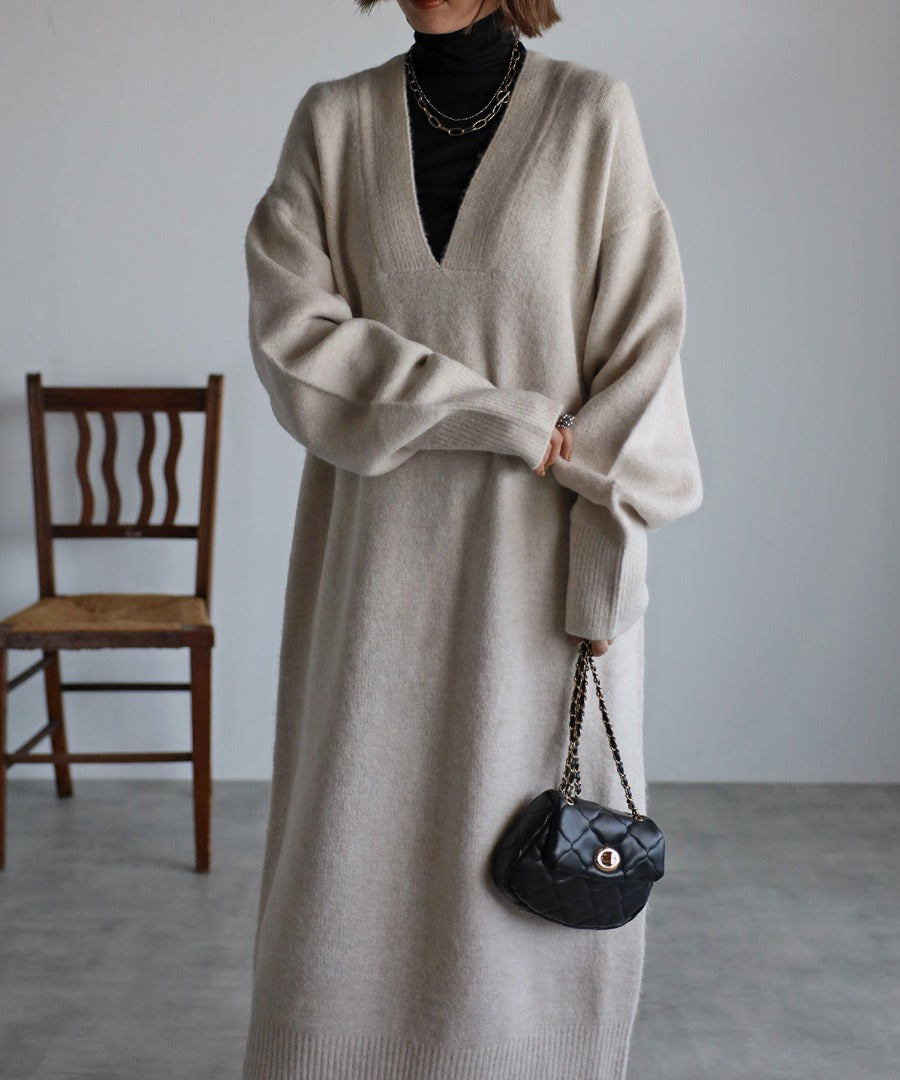 Deep V-Neck Knit Dress [LADIES] 18