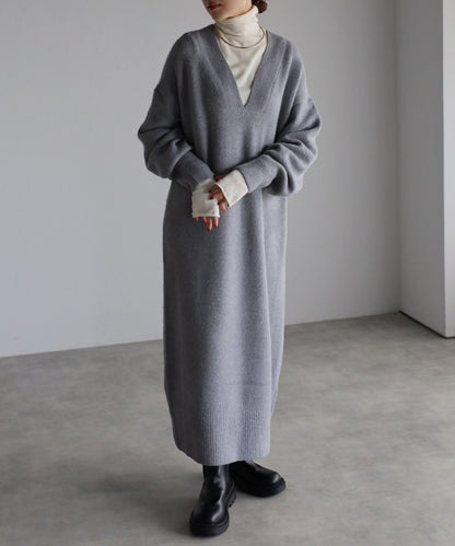 Deep V-Neck Knit Dress [LADIES] 26