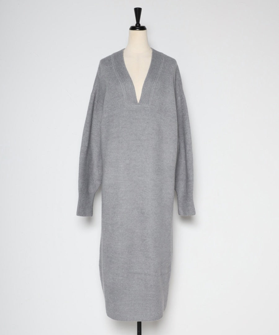 Deep V-Neck Knit Dress [LADIES] 30