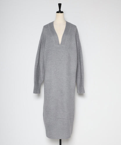 Deep V-Neck Knit Dress [LADIES] 30