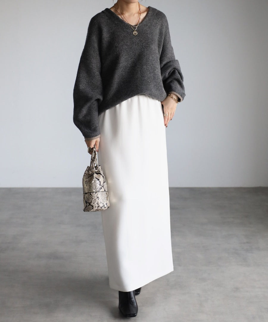 Bicolor Cocoon V-Neck Knit [LADIES] 17