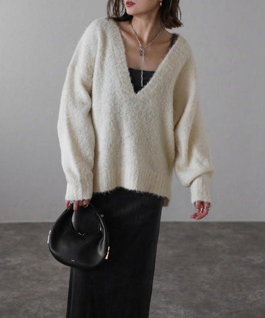 Boucle Deep V-Neck Knit [LADIES] 1