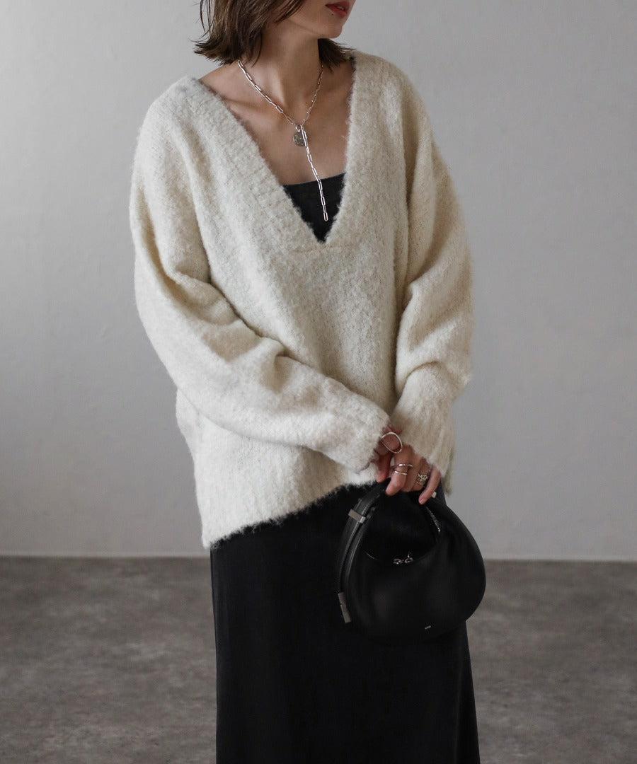 Boucle Deep V-Neck Knit [LADIES] 2