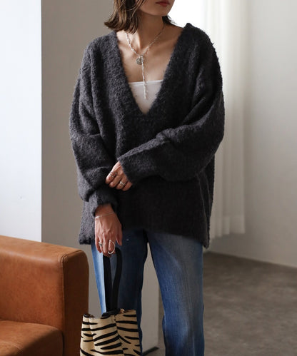 Boucle Deep V-Neck Knit [LADIES] 8