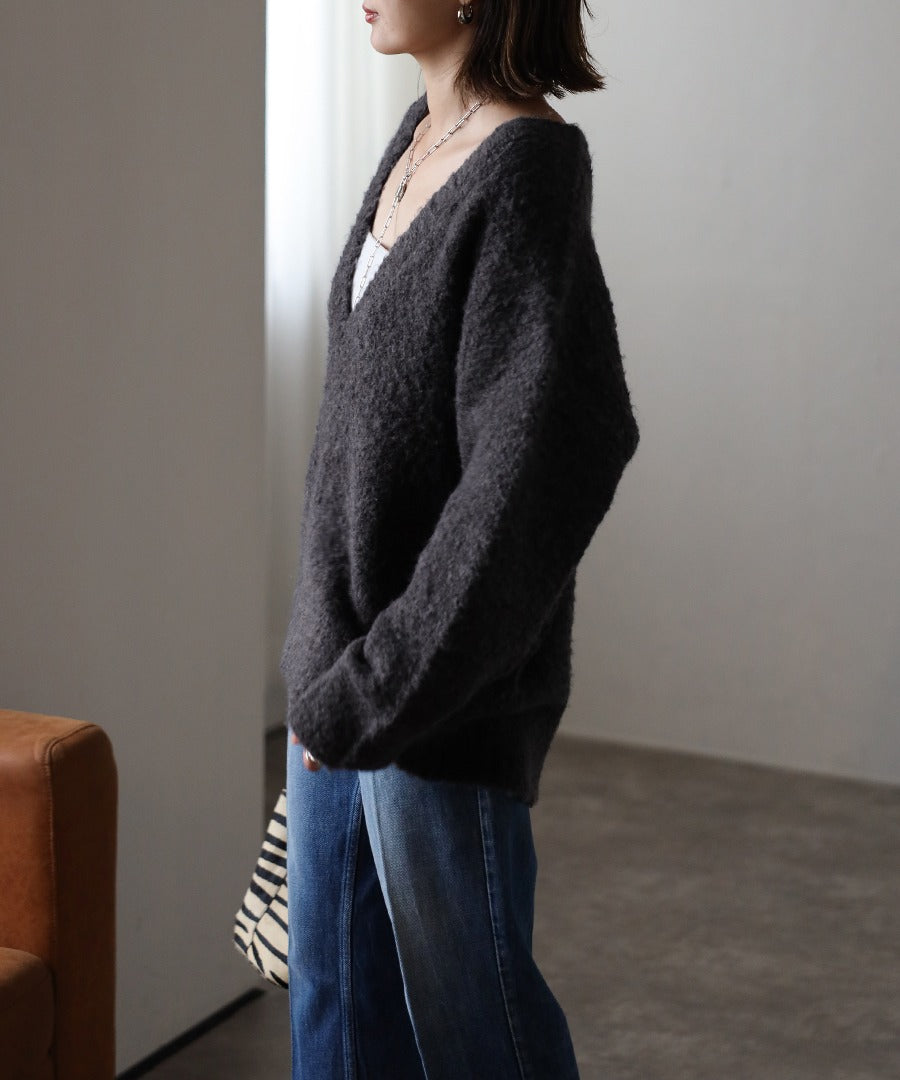Boucle Deep V-Neck Knit [LADIES] 10