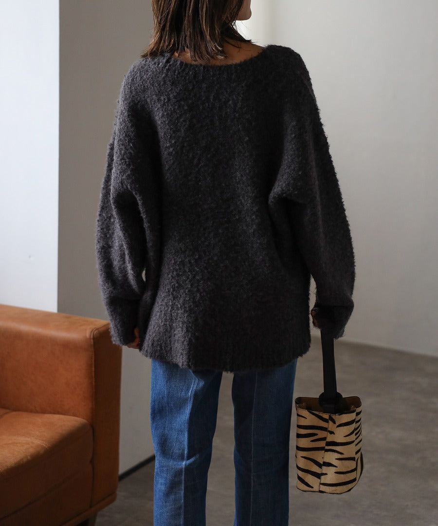 Boucle Deep V-Neck Knit [LADIES] 11