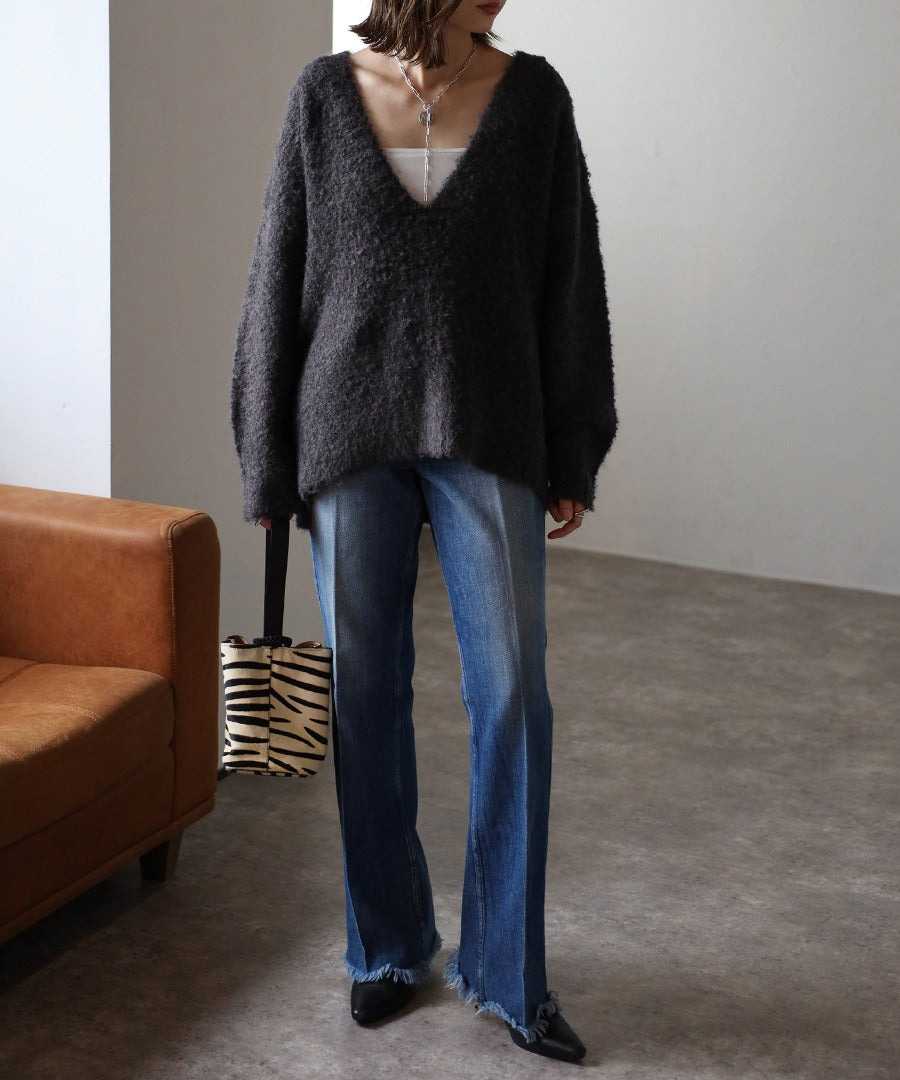 Boucle Deep V-Neck Knit [LADIES] 12