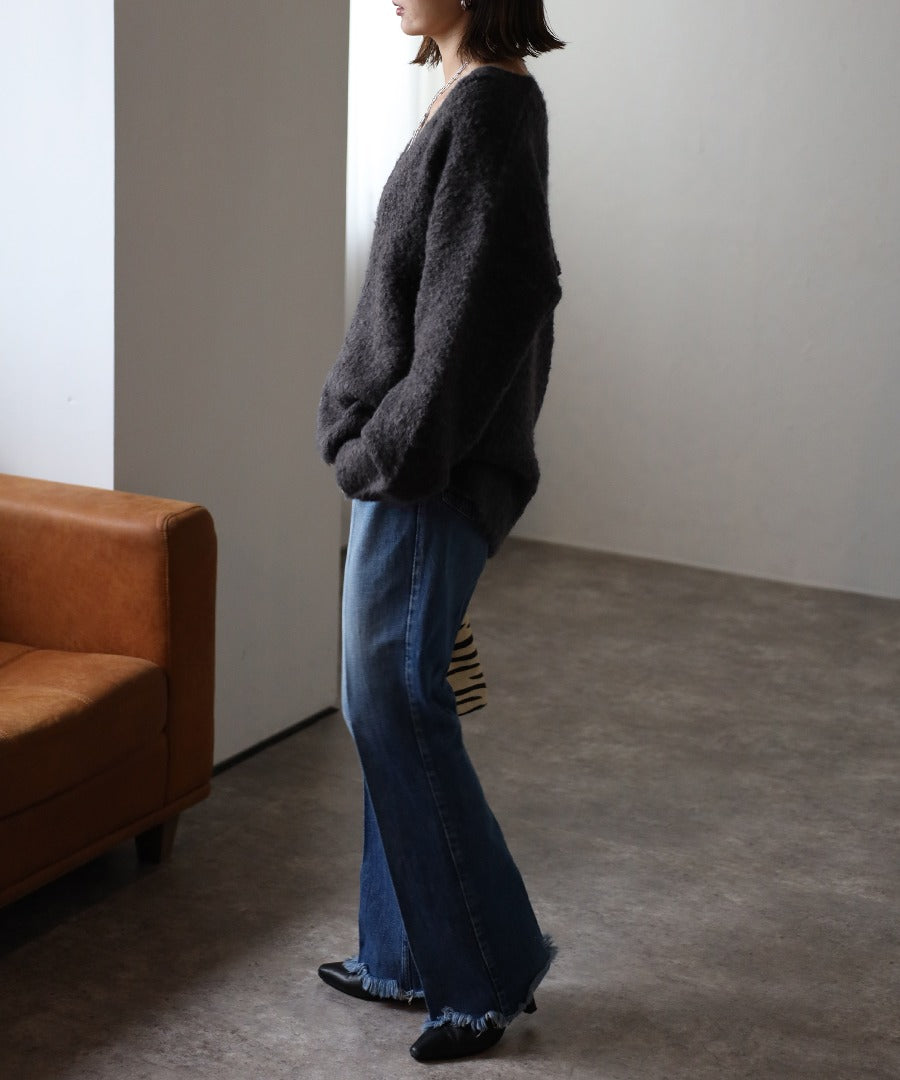 Boucle Deep V-Neck Knit [LADIES] 14