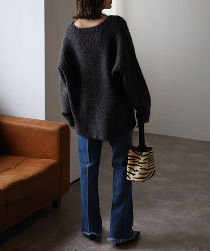 Boucle Deep V-Neck Knit [LADIES] 15