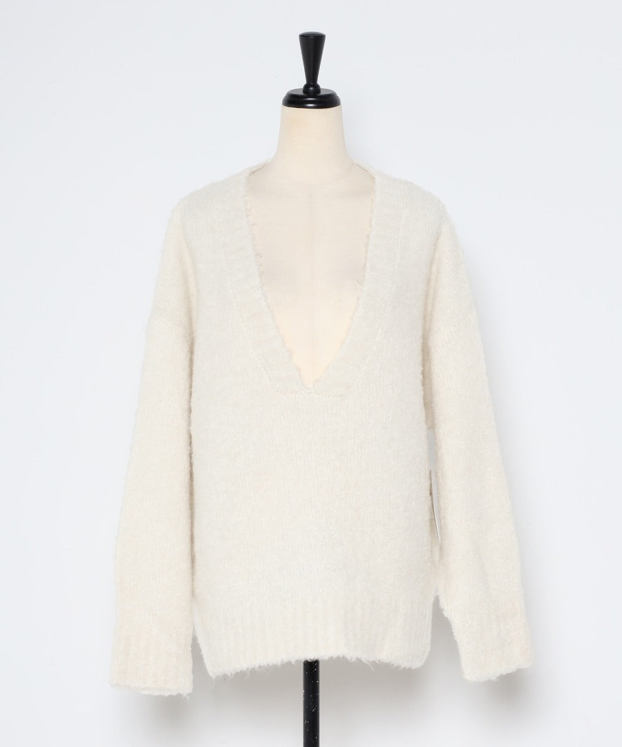 Boucle Deep V-Neck Knit [LADIES] 23