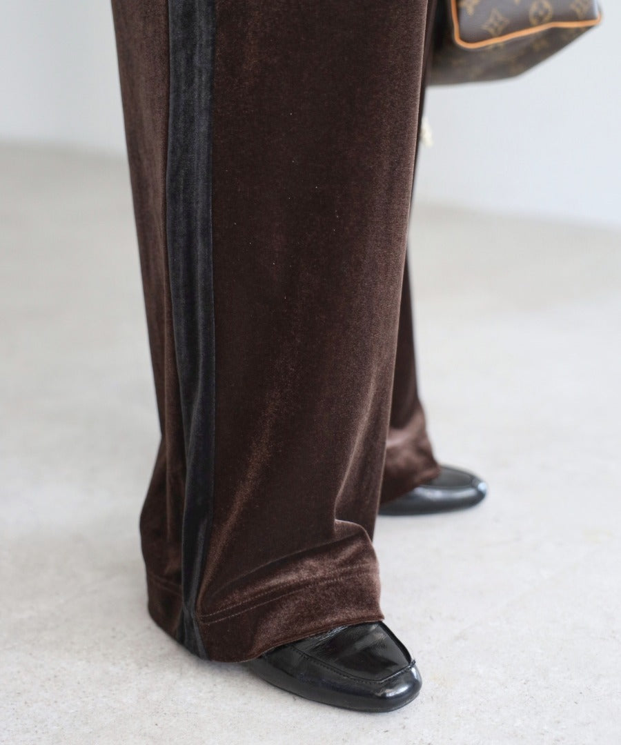 Glossy Velour Side-Line Pants [LADIES] 16