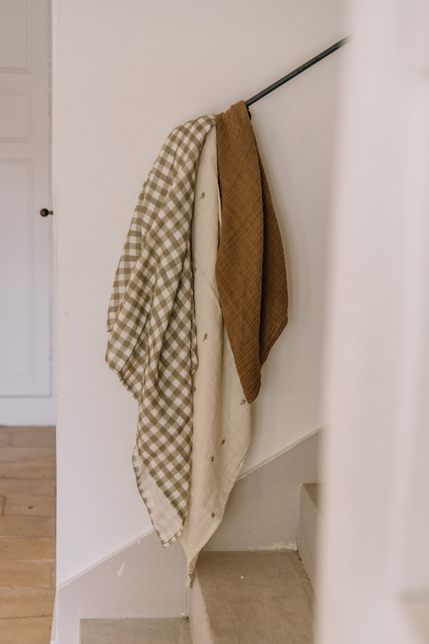 STUDIO BOHEME PARIS  / DOUDOU SMALL SWADDLE (Ecru/Artichokes) [AW22]