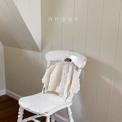 milk blouse [anggo]