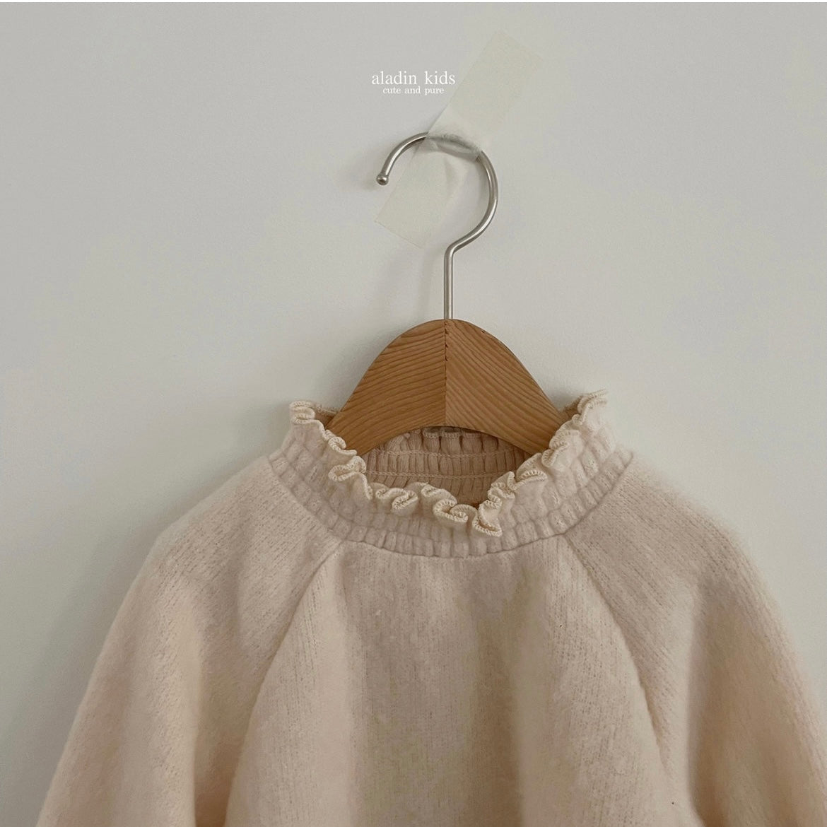 wool brush blouse / cream