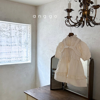 milk blouse [anggo]