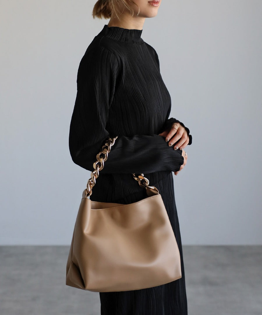 wave pleats mellow tops / black