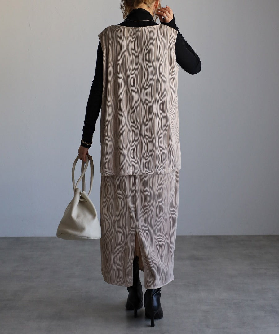 wavy pleats vest / beige