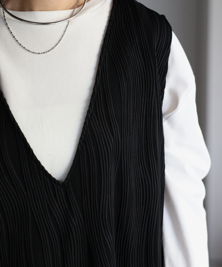 wavy pleats vest / black