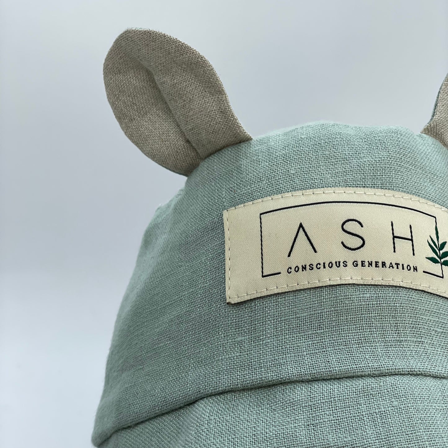 bear hat / sage / straight / neutral [ASH generation]