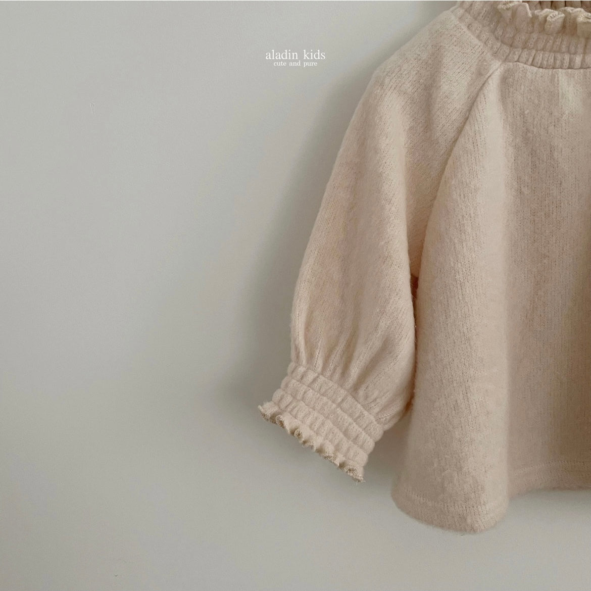 wool brush blouse / cream