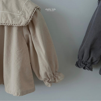 mongle stich blouse / light beige