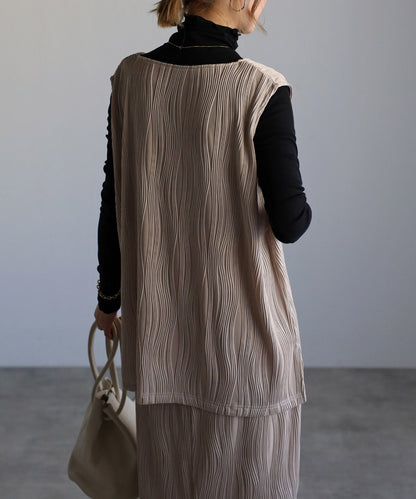 wavy pleats vest / beige