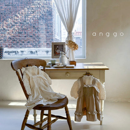 milk blouse [anggo]