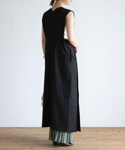 center button jumper skirt / black