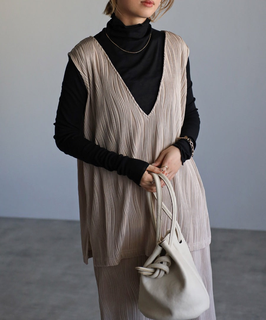 wavy pleats vest / beige