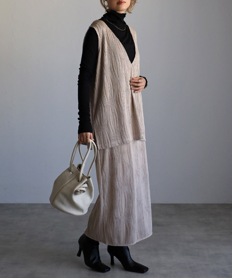 wavy pleats vest / beige