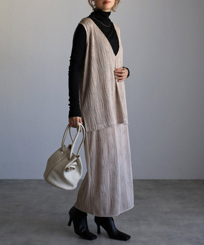 wavy pleats vest / beige