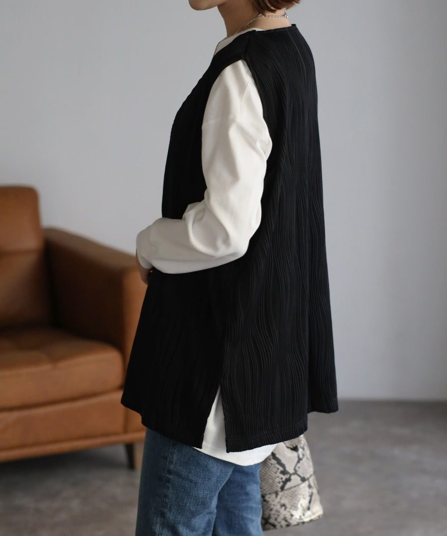 wavy pleats vest / black