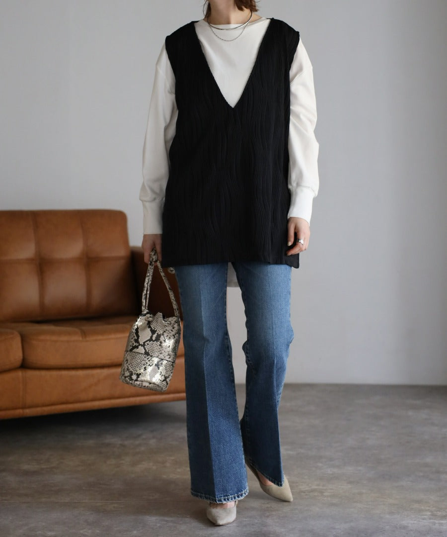 wavy pleats vest / black