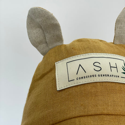 bear hat / honey / straight / neutral [ASH generation]