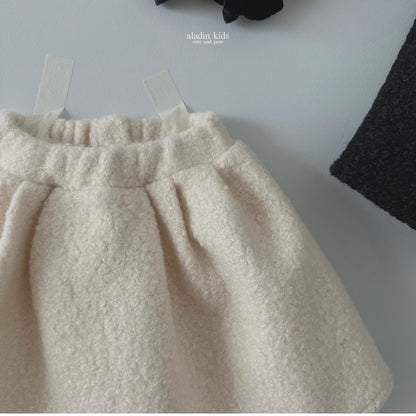midi pin tuck skirt / ivory