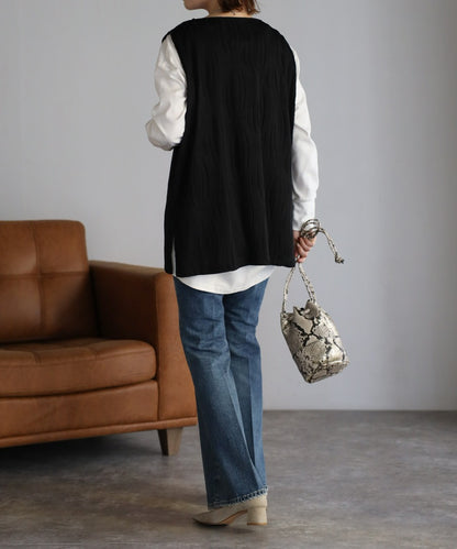 wavy pleats vest / black